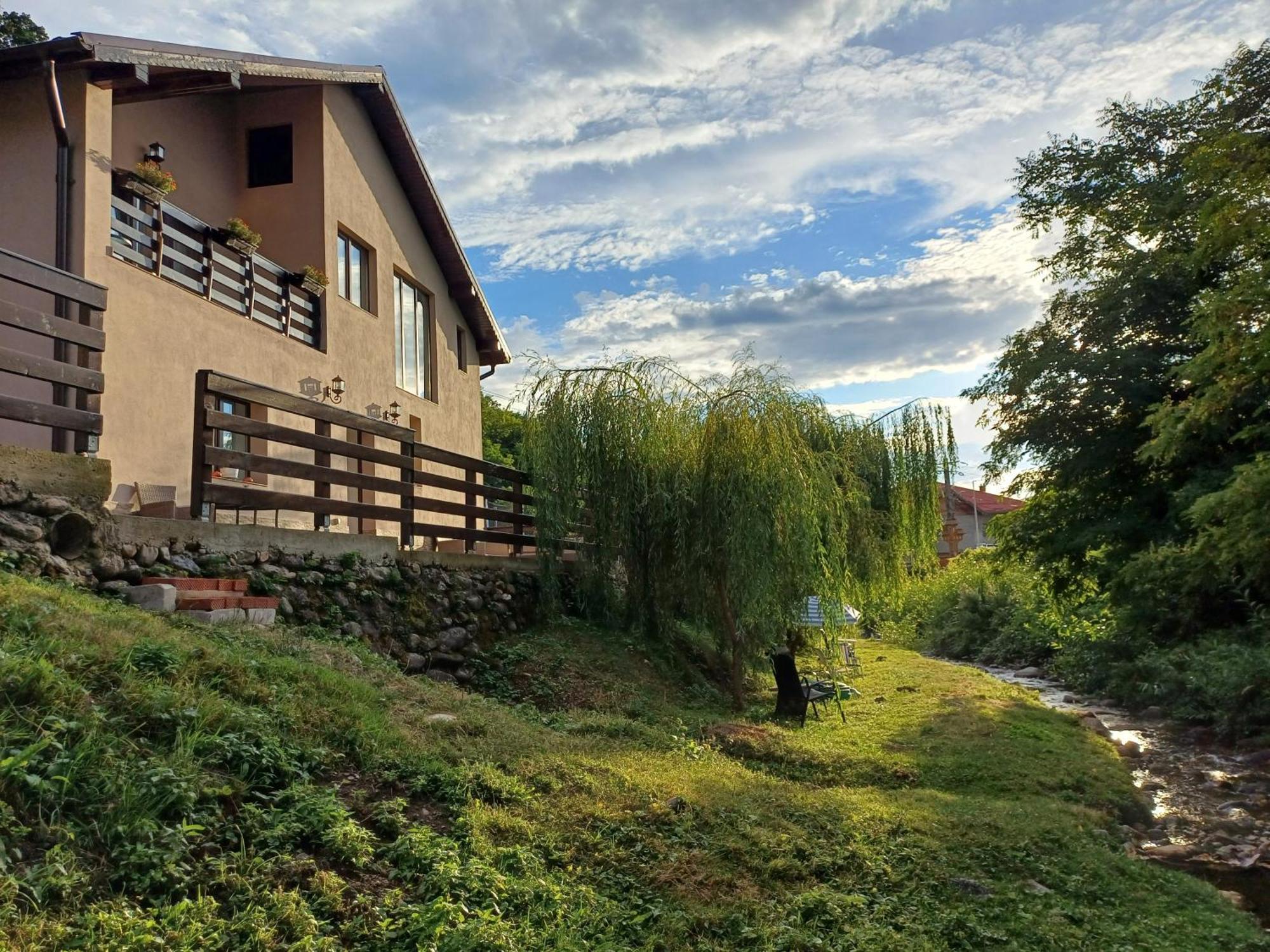 Novaci-Străini Casa Radu 아파트 외부 사진